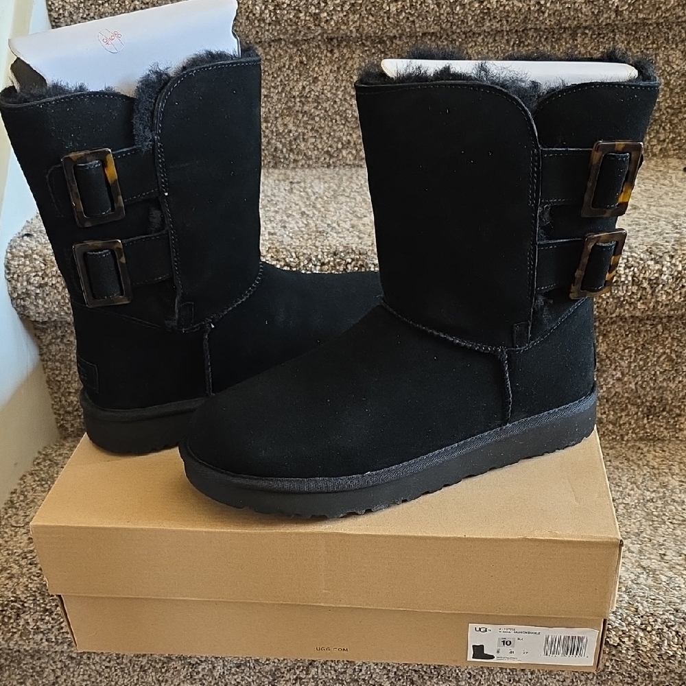 UGG Bailey Black Boots with Fashion Buckle